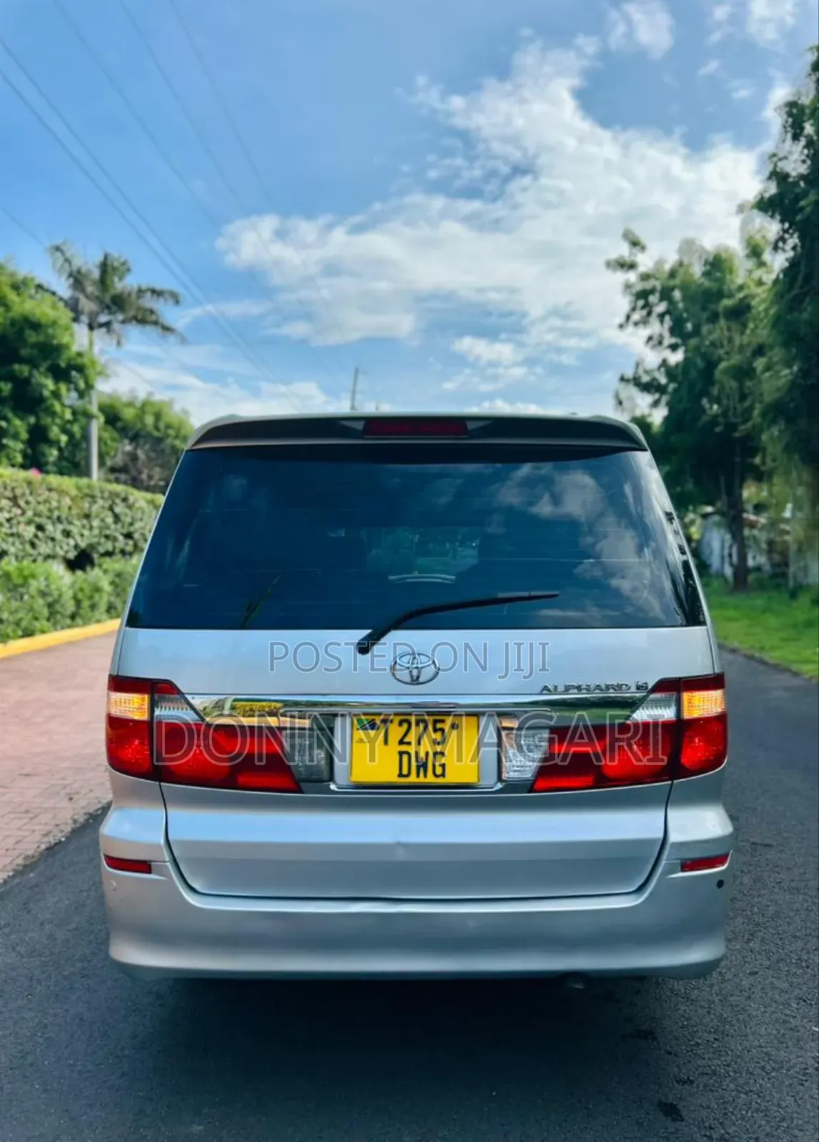 Toyota Alphard 2.4 Petrol AWD 2004 Silver