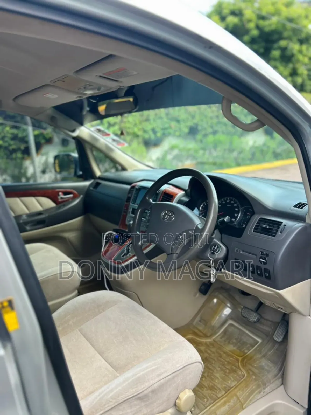 Toyota Alphard 2.4 Petrol AWD 2004 Silver