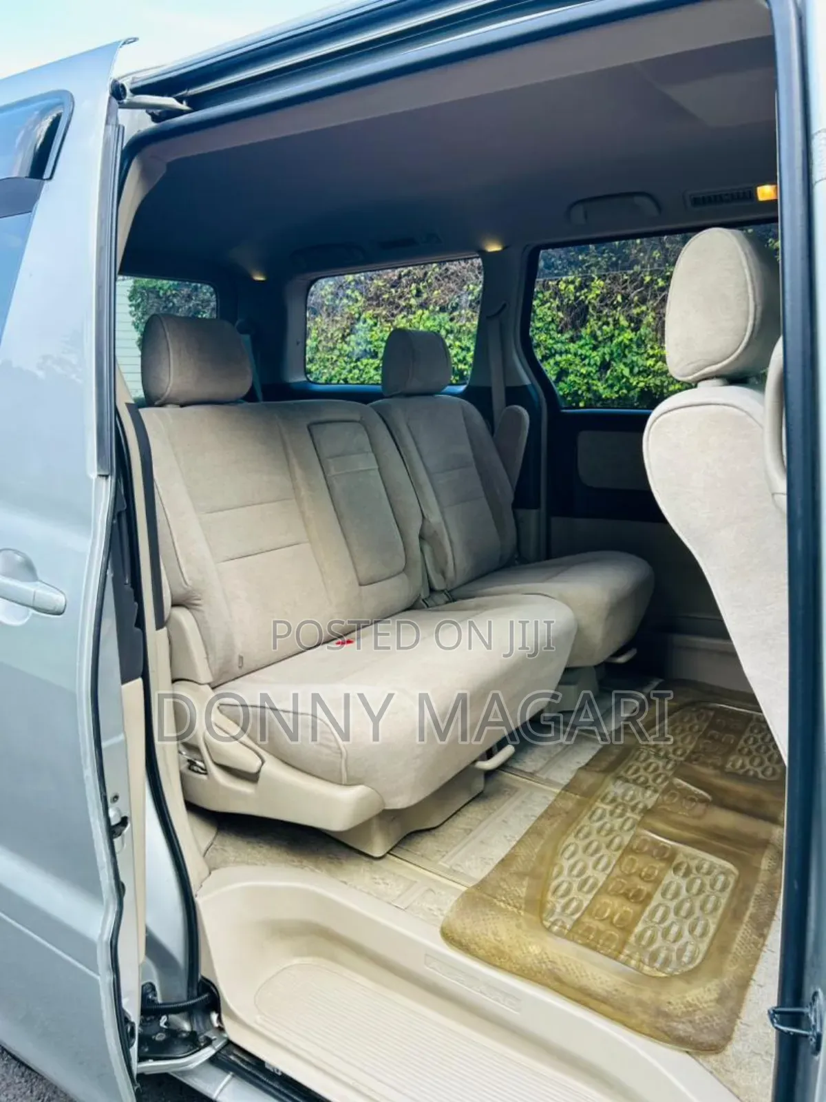 Toyota Alphard 2.4 Petrol AWD 2004 Silver