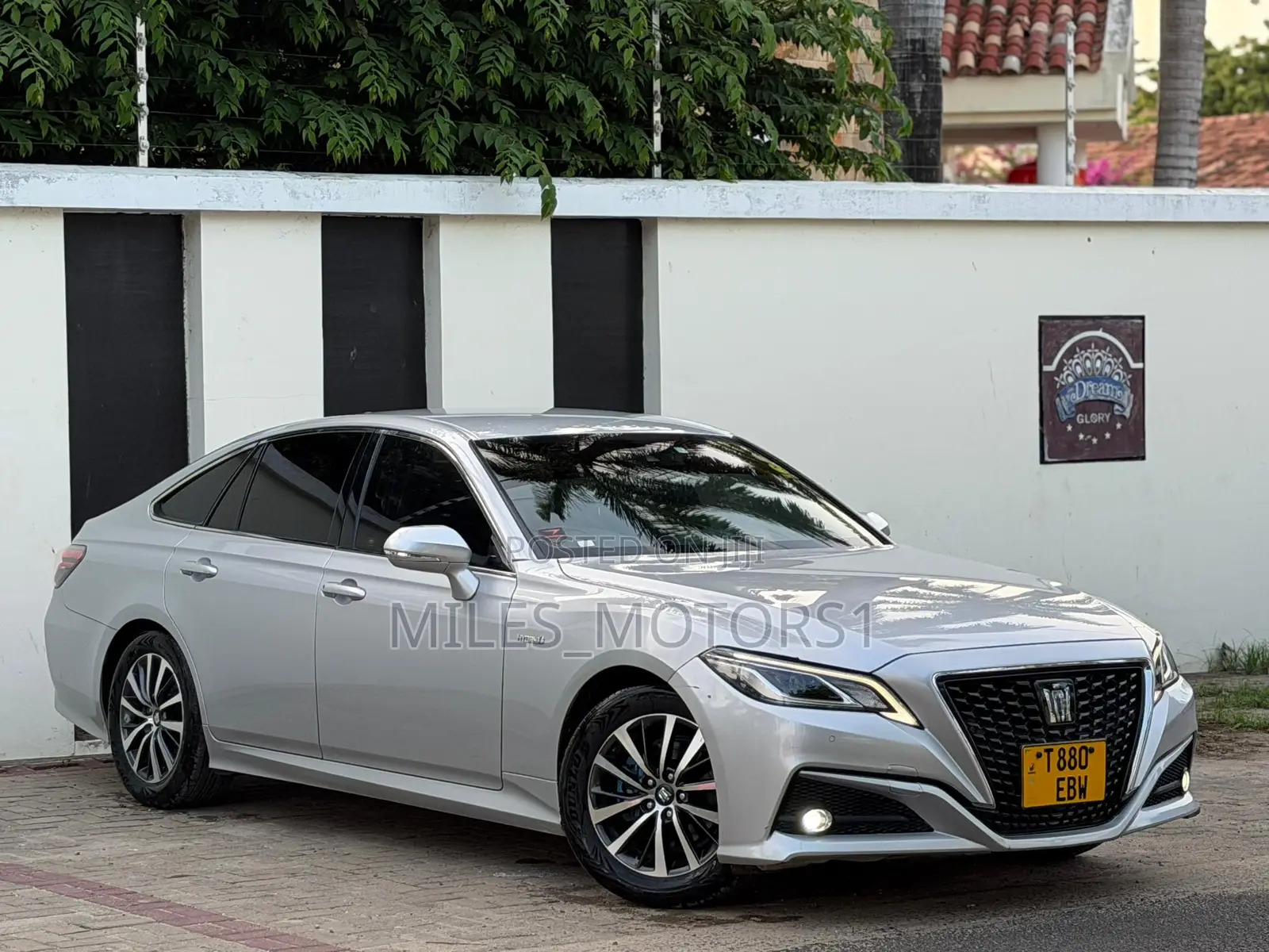 Toyota Crown 2018 Silver