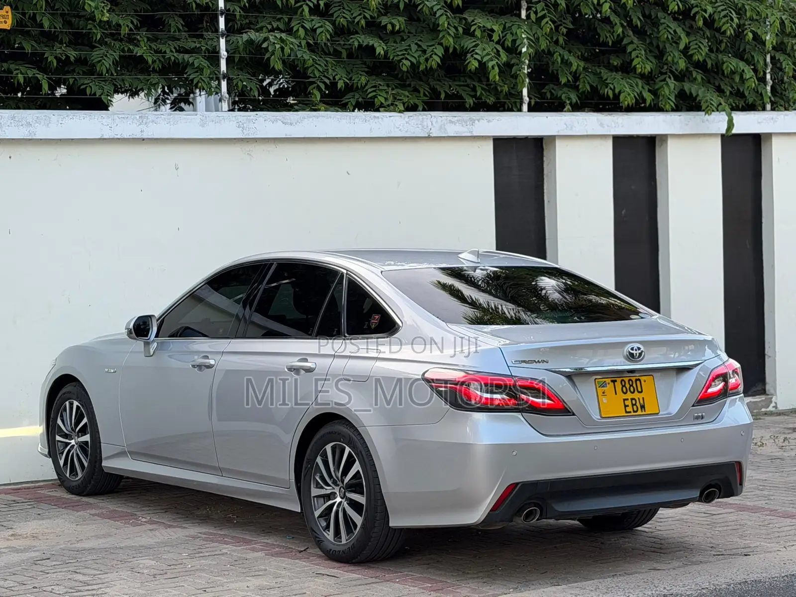 Toyota Crown 2018 Silver