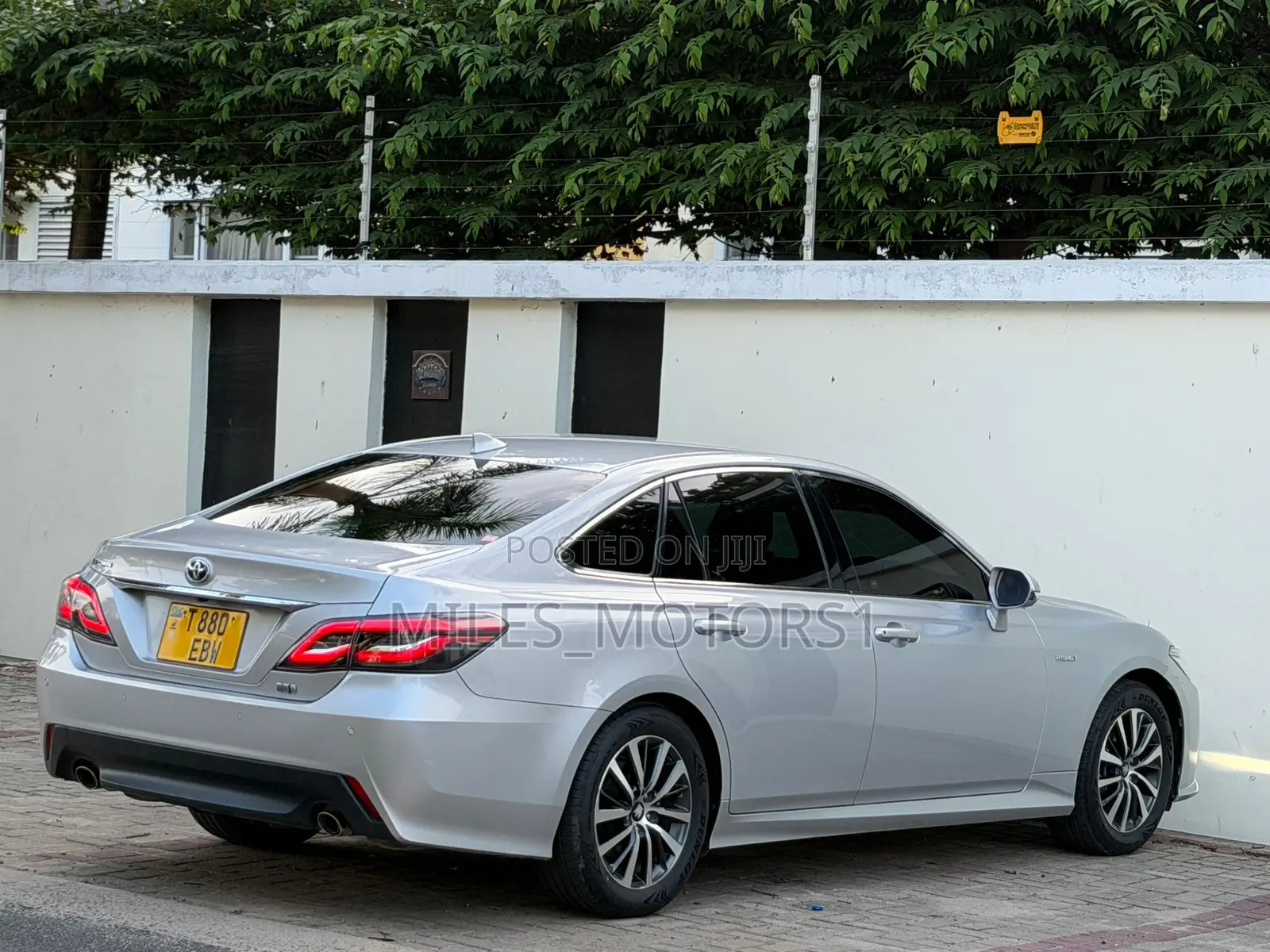 Toyota Crown 2018 Silver