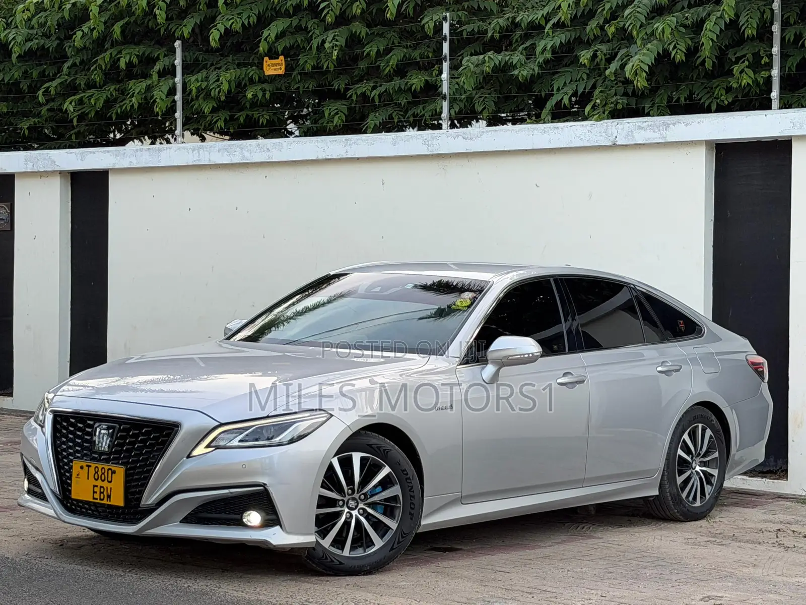 Toyota Crown 2018 Silver