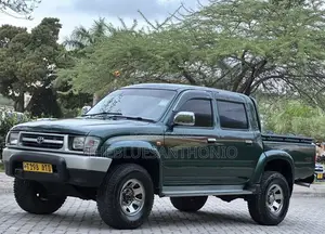 Toyota Hilux 1995 Green
