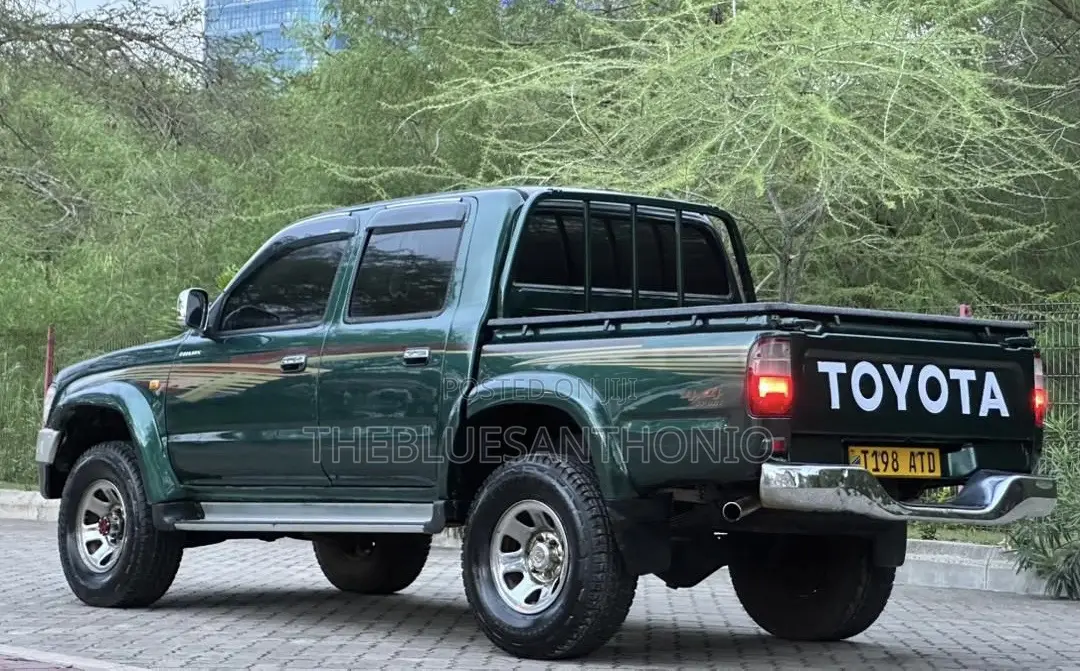 Toyota Hilux 1995 Green