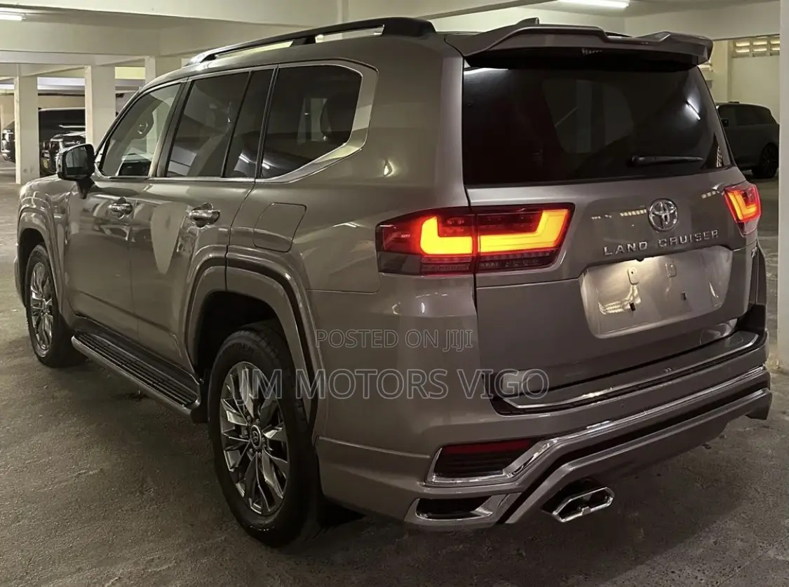 Toyota Land Cruiser 2025 Gray