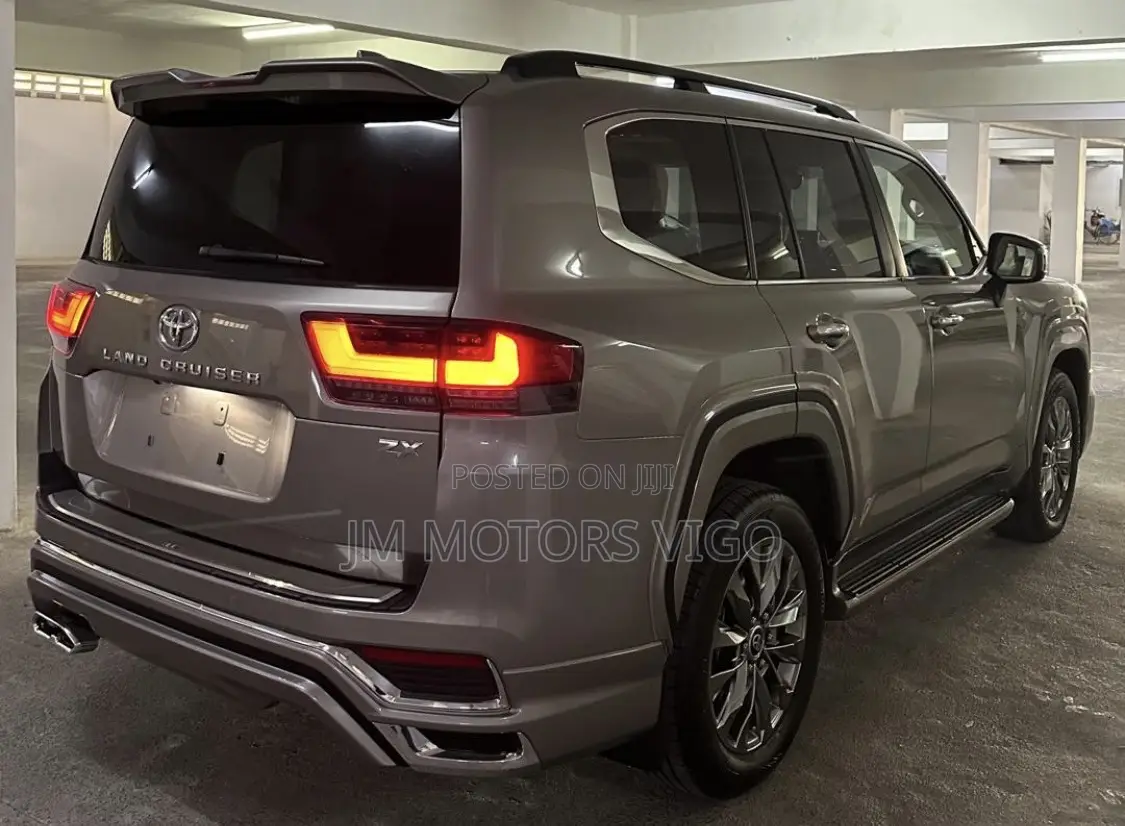 Toyota Land Cruiser 2025 Gray