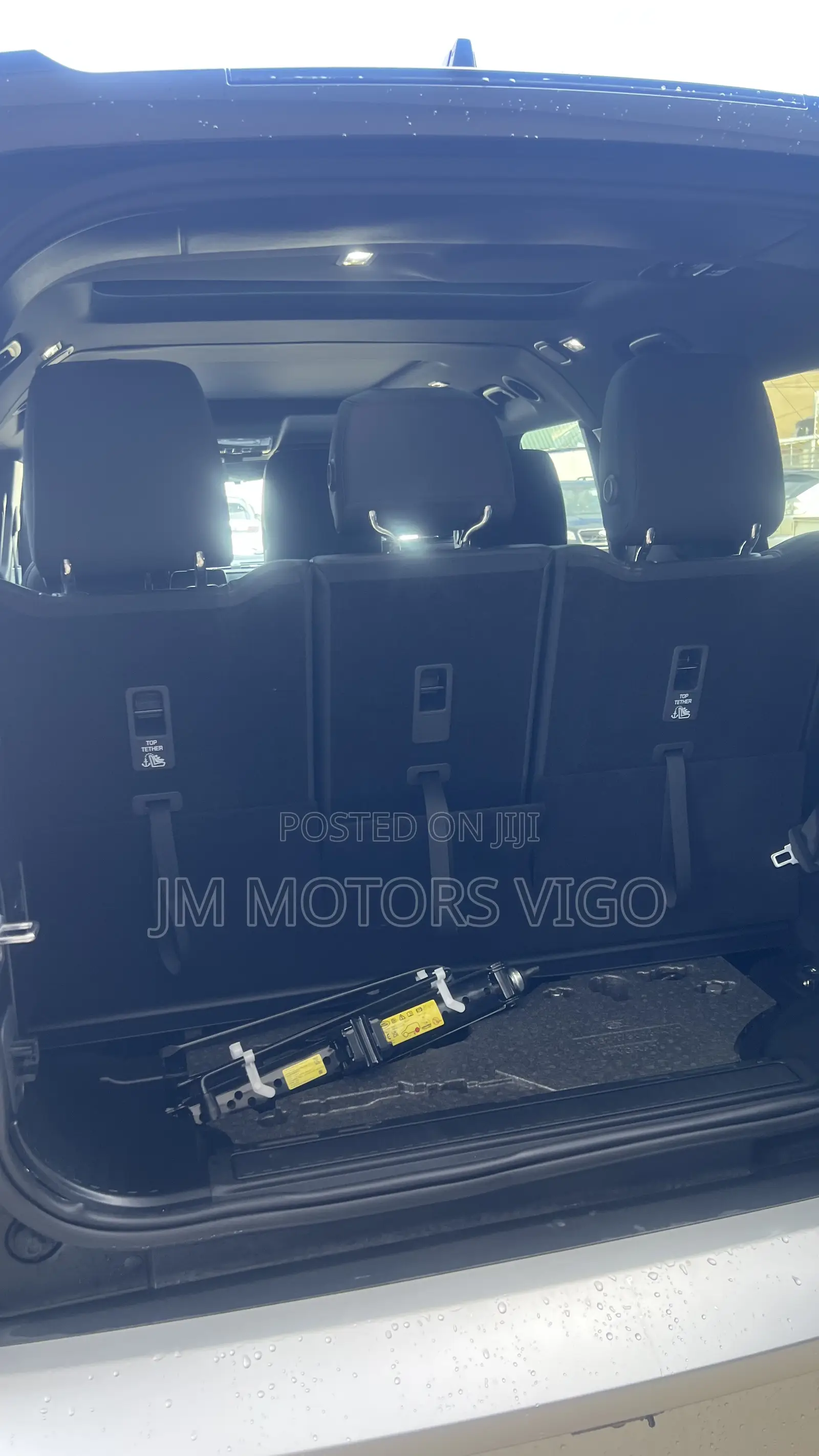 Land Rover Defender 2025 Gray