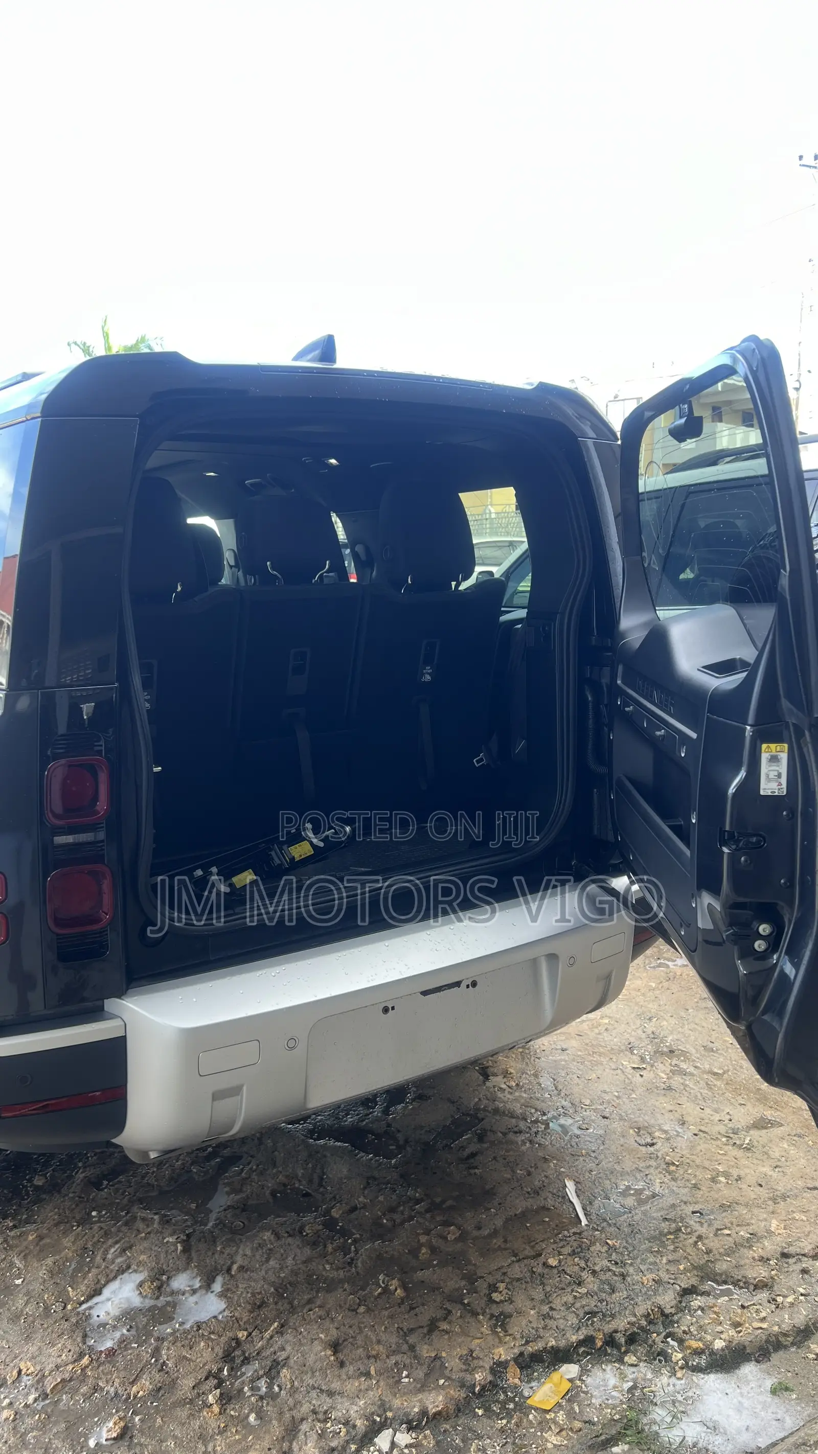 Land Rover Defender 2025 Gray