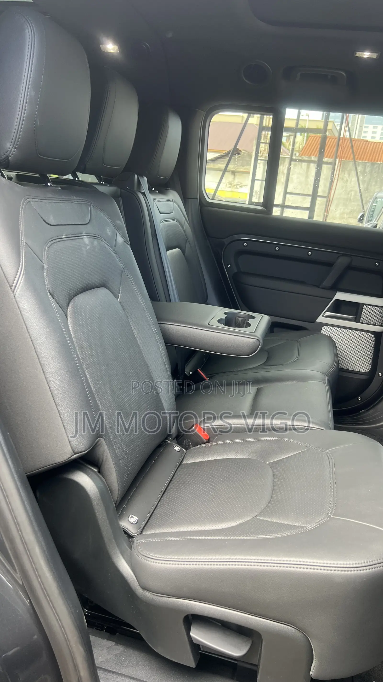 Land Rover Defender 2025 Gray