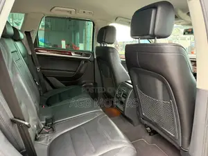 Volkswagen Touareg 2011 Black