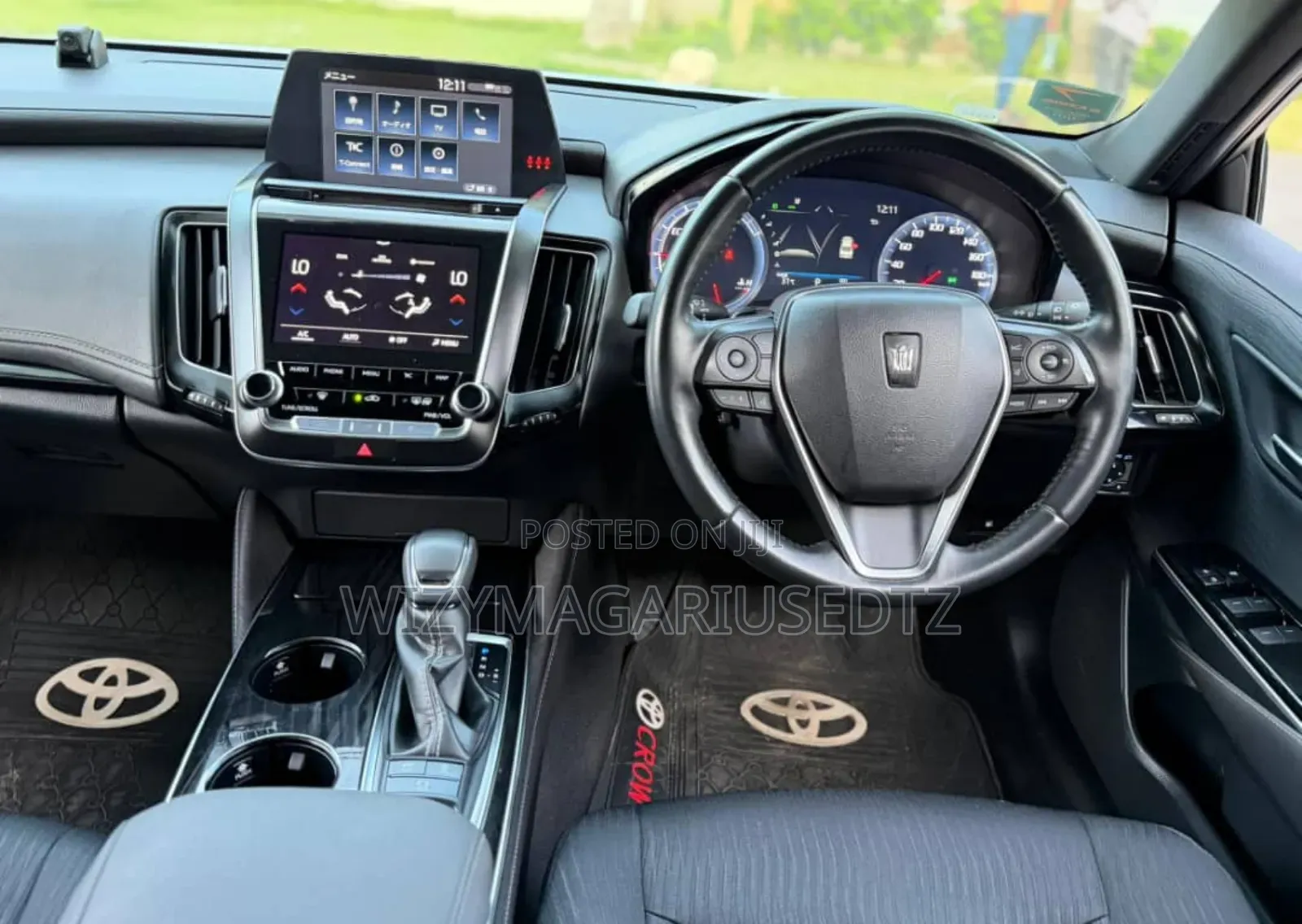Toyota Crown 2018 Burgundy