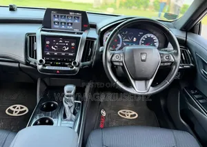 Toyota Crown 2018 Burgundy