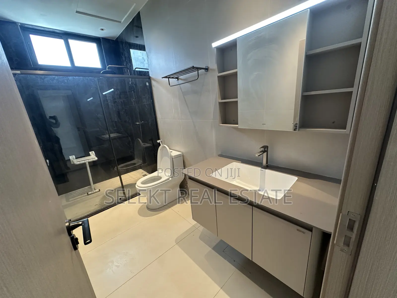 Furnished 4bdrm Penthouse in Masaki for rent