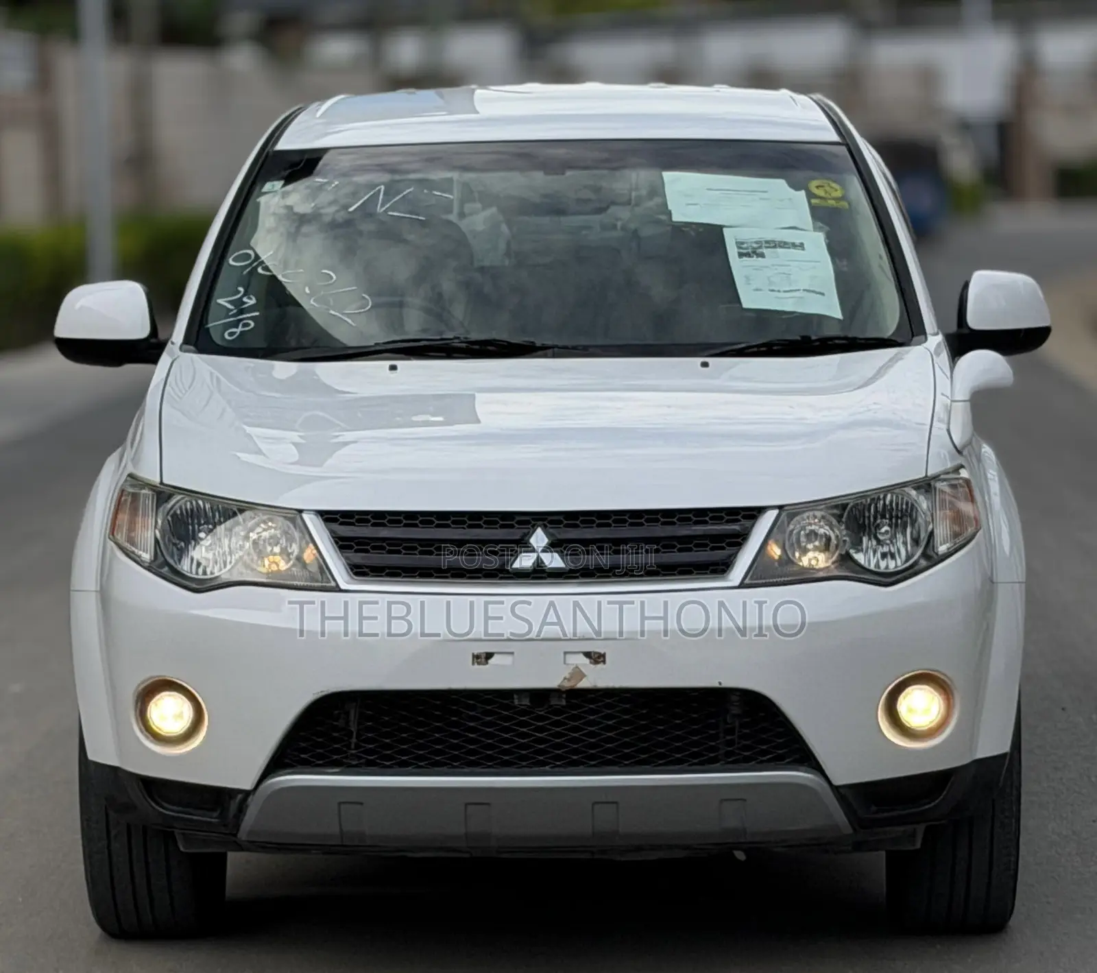 Mitsubishi Outlander 2010 White