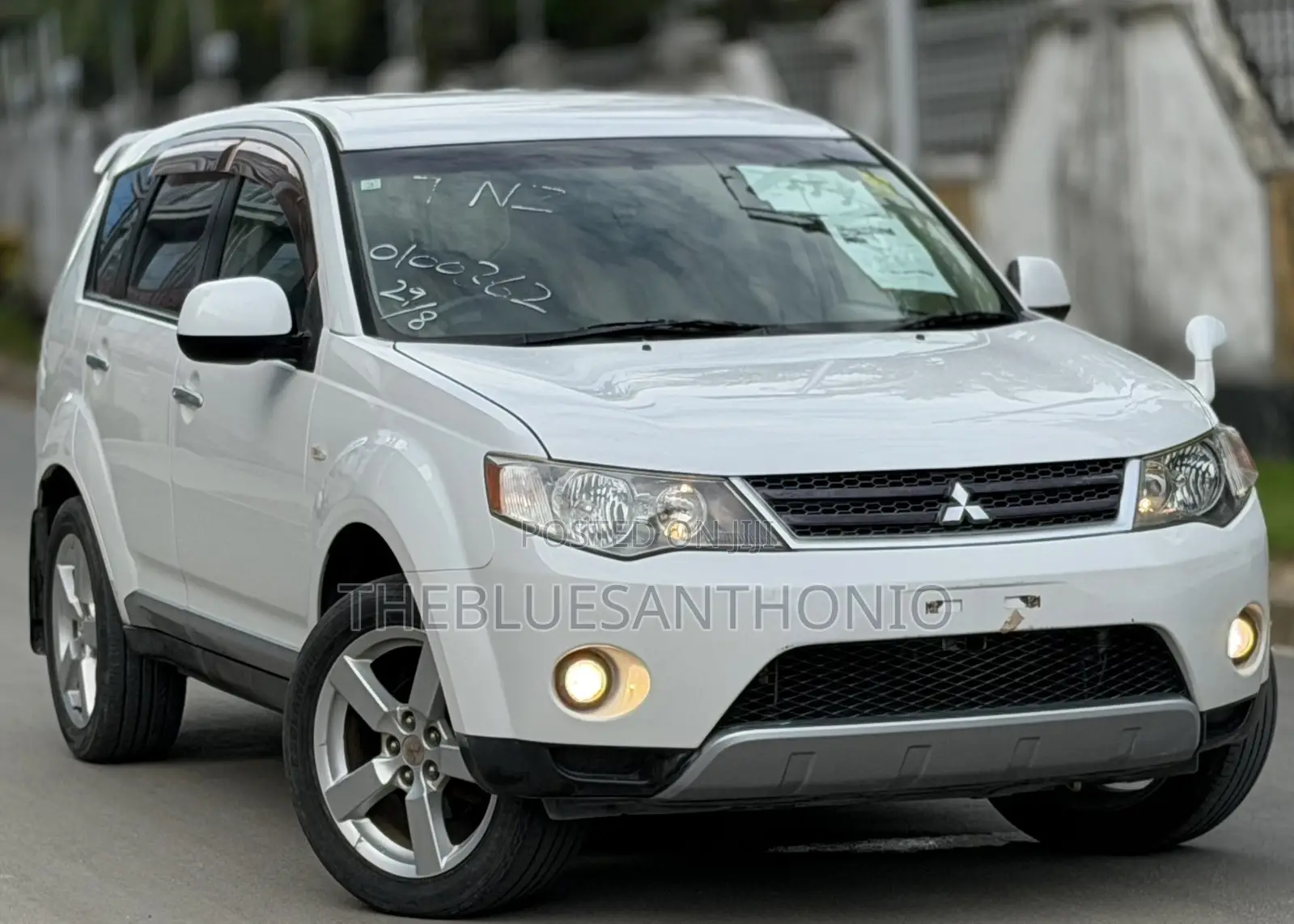 Mitsubishi Outlander 2010 White