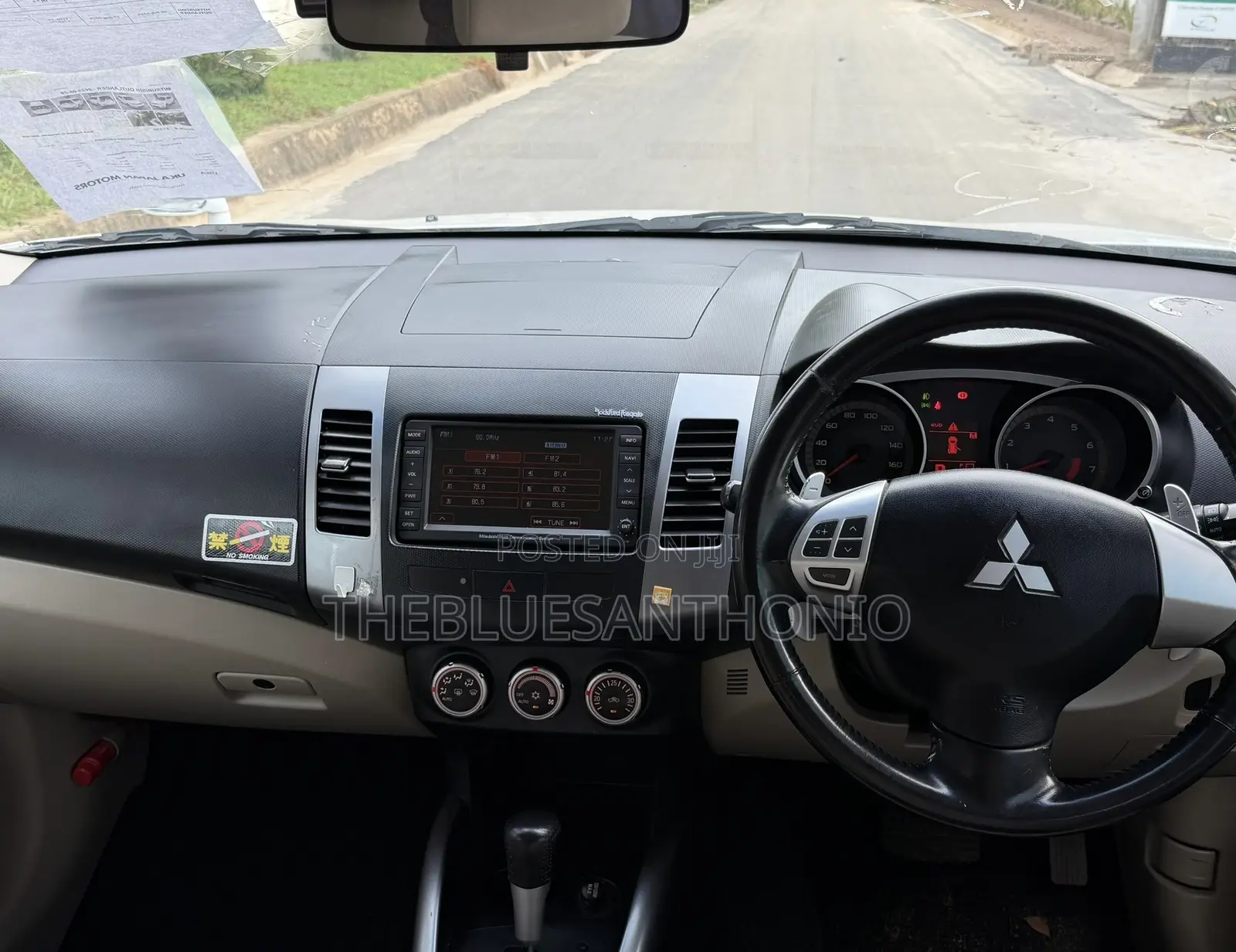 Mitsubishi Outlander 2010 White