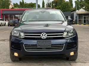 Volkswagen Touareg 2011 Burgundy