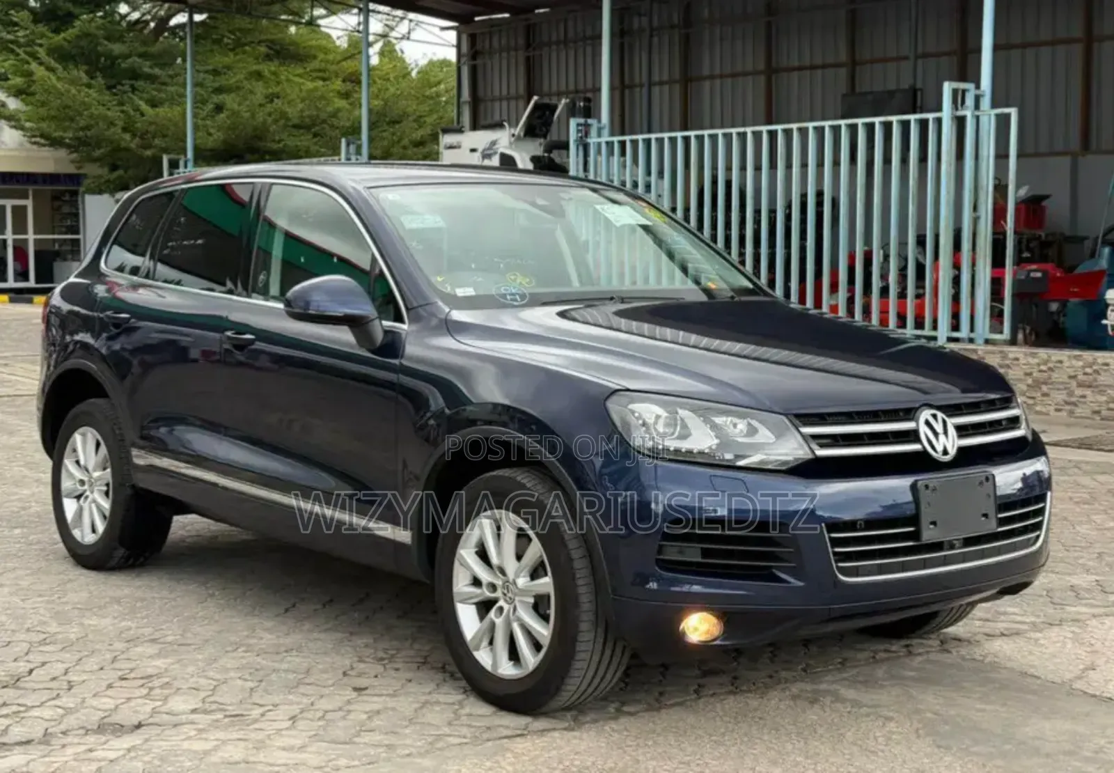 Volkswagen Touareg 2011 Burgundy