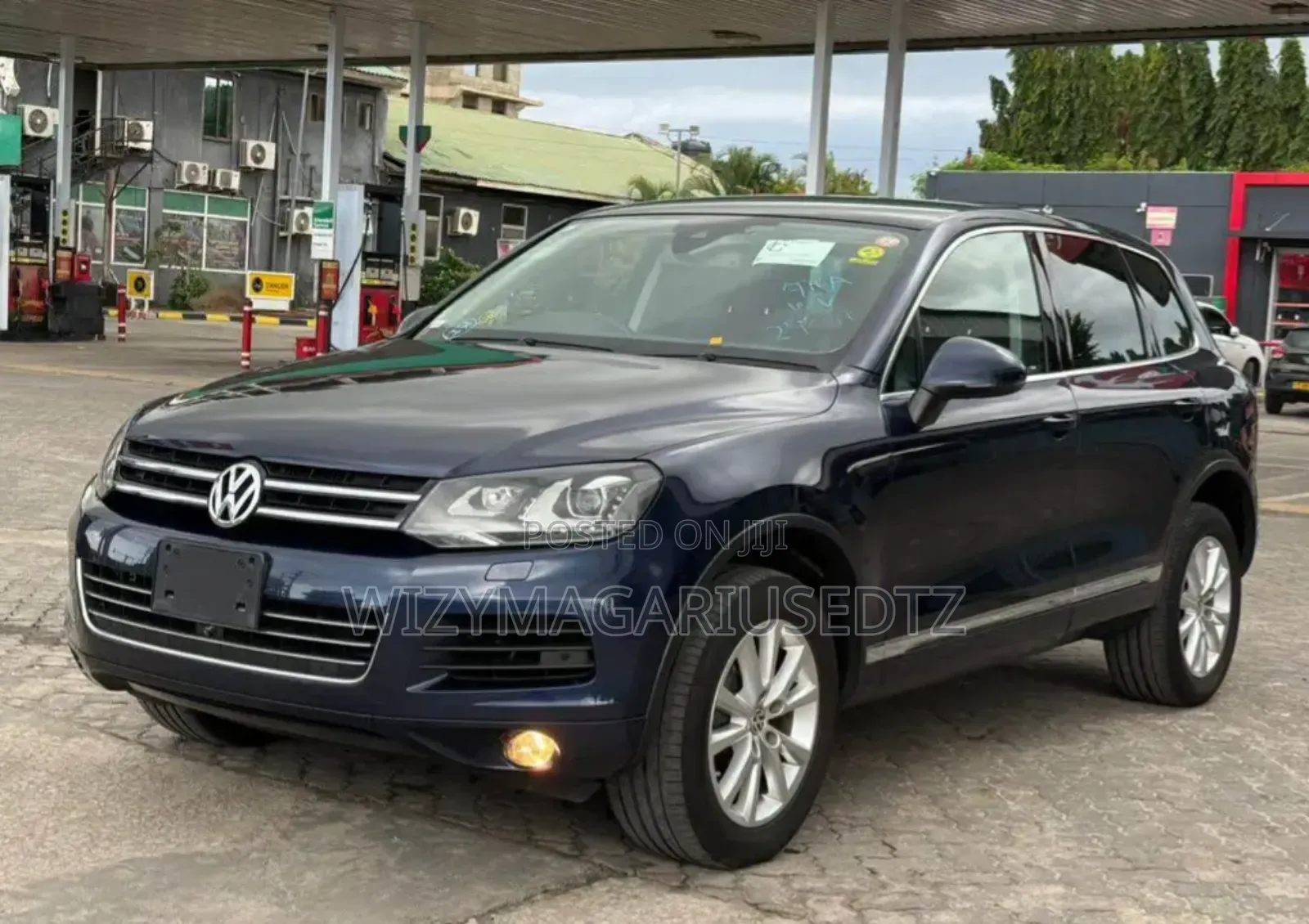 Volkswagen Touareg 2011 Burgundy