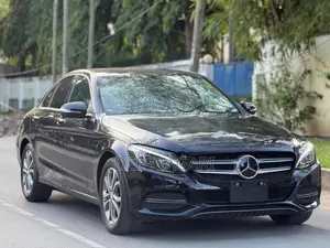Mercedes-Benz C200 2014 Black