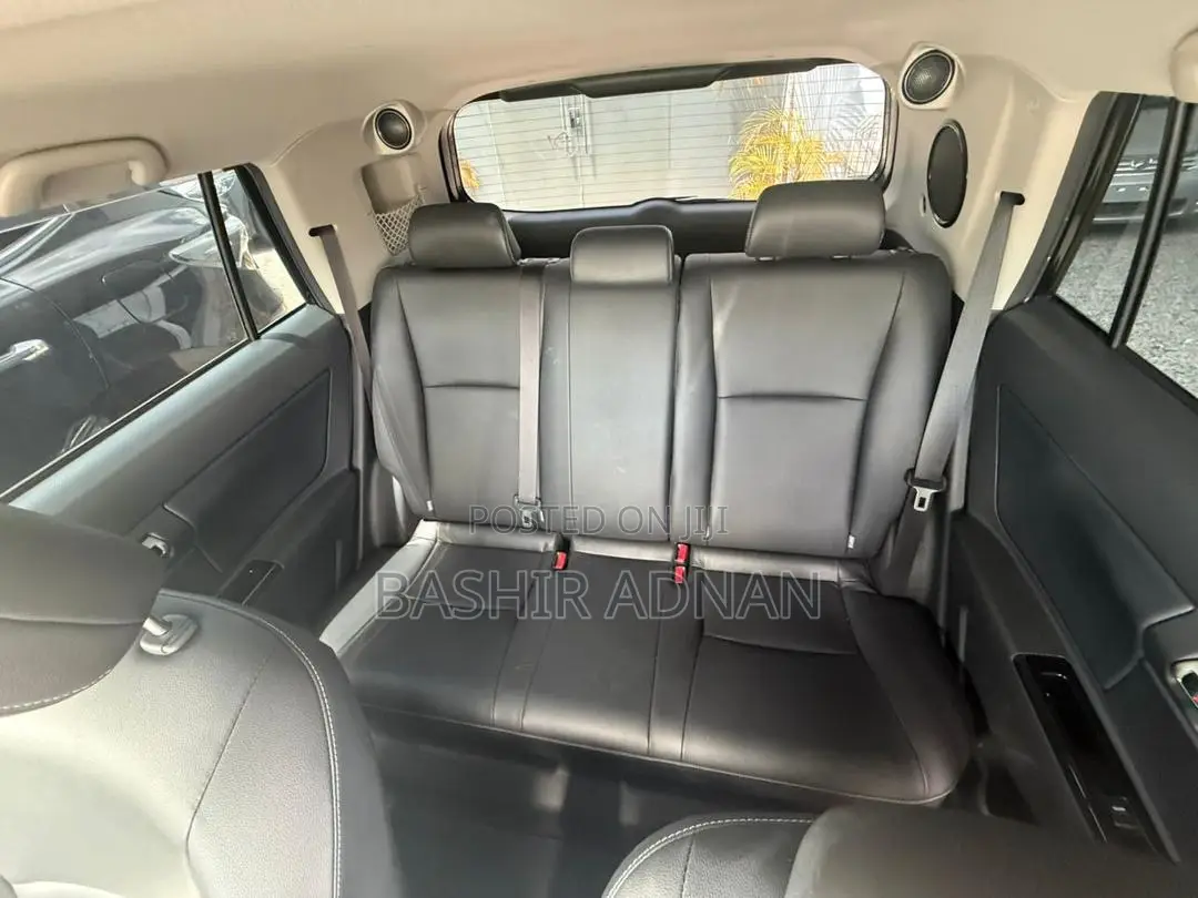 Toyota Corolla Rumion Hatchback 1.8 FWD 2015 Black