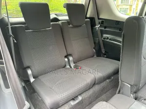 Toyota Vanguard 2010 White