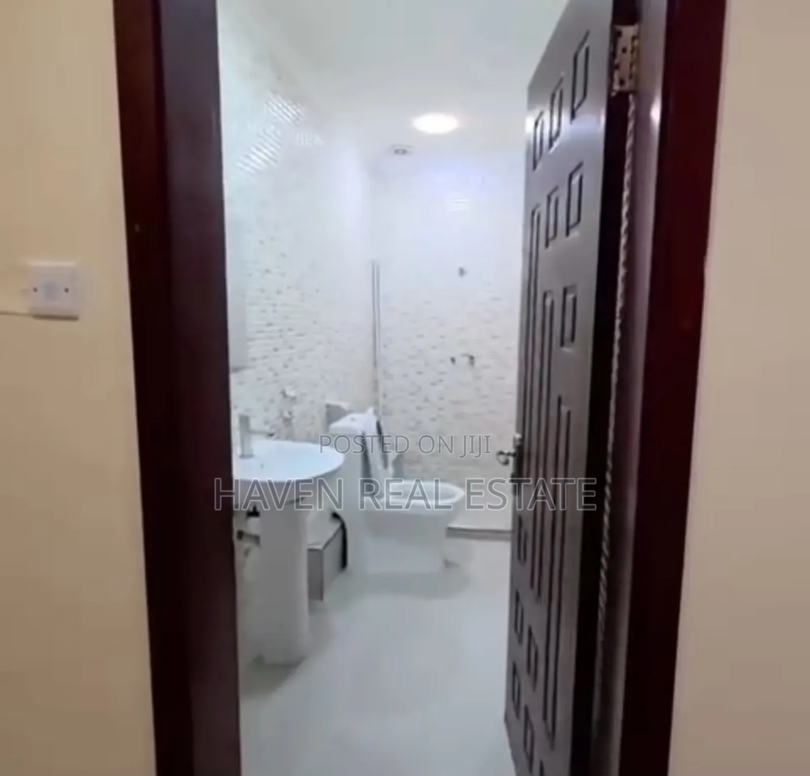 4bdrm Apartment in Kisutu for sale