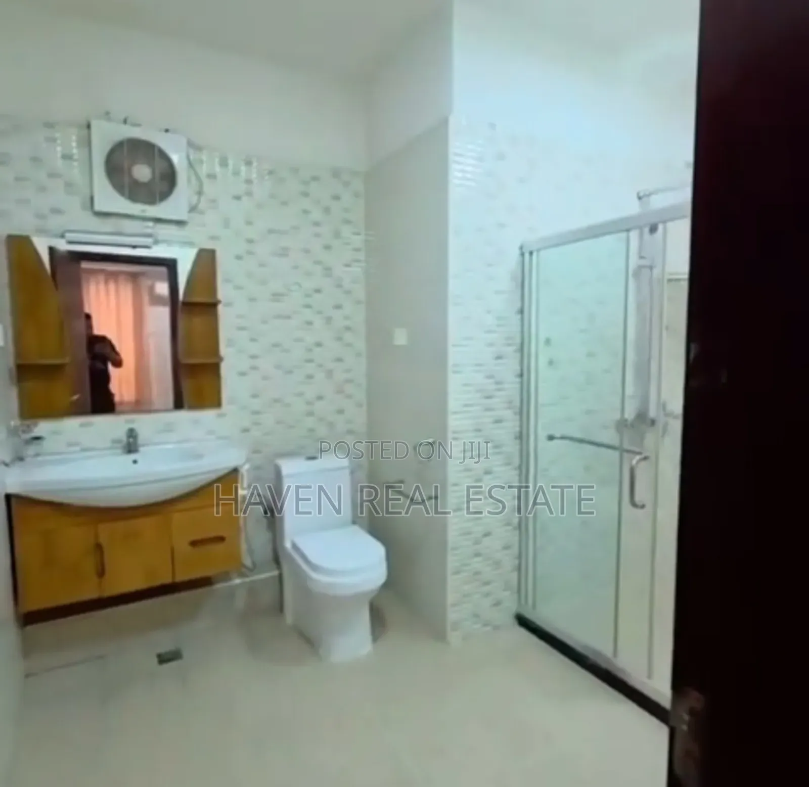 4bdrm Apartment in Kisutu for sale