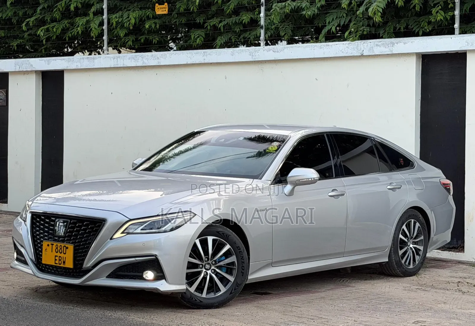 Toyota Crown 2018 Silver