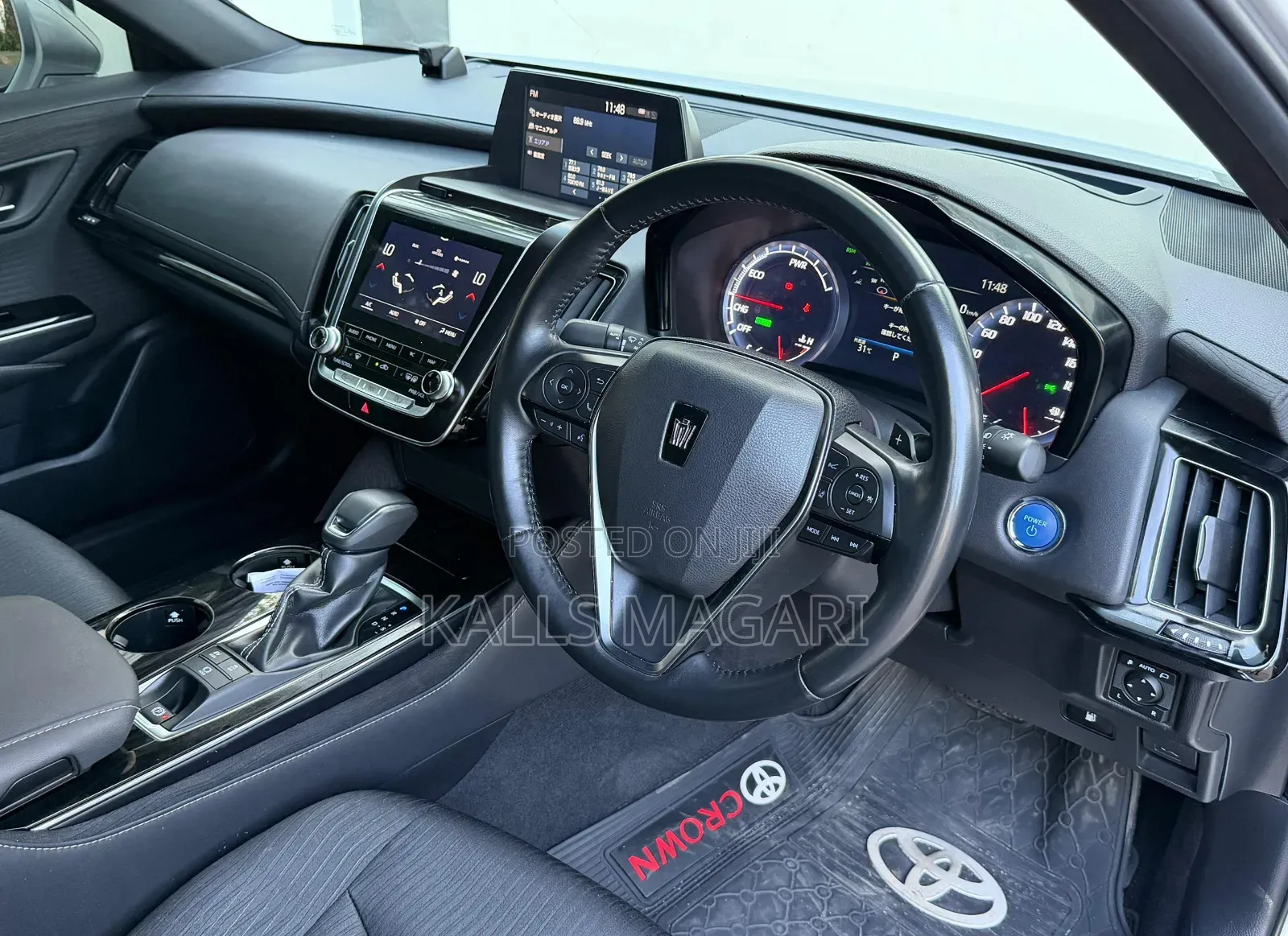 Toyota Crown 2018 Silver