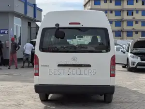 Toyota HiAce 2011 White