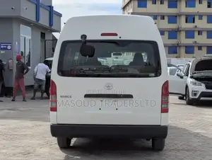 Toyota HiAce 2011 White