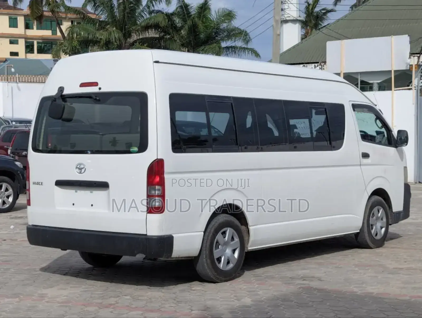 Toyota HiAce 2011 White