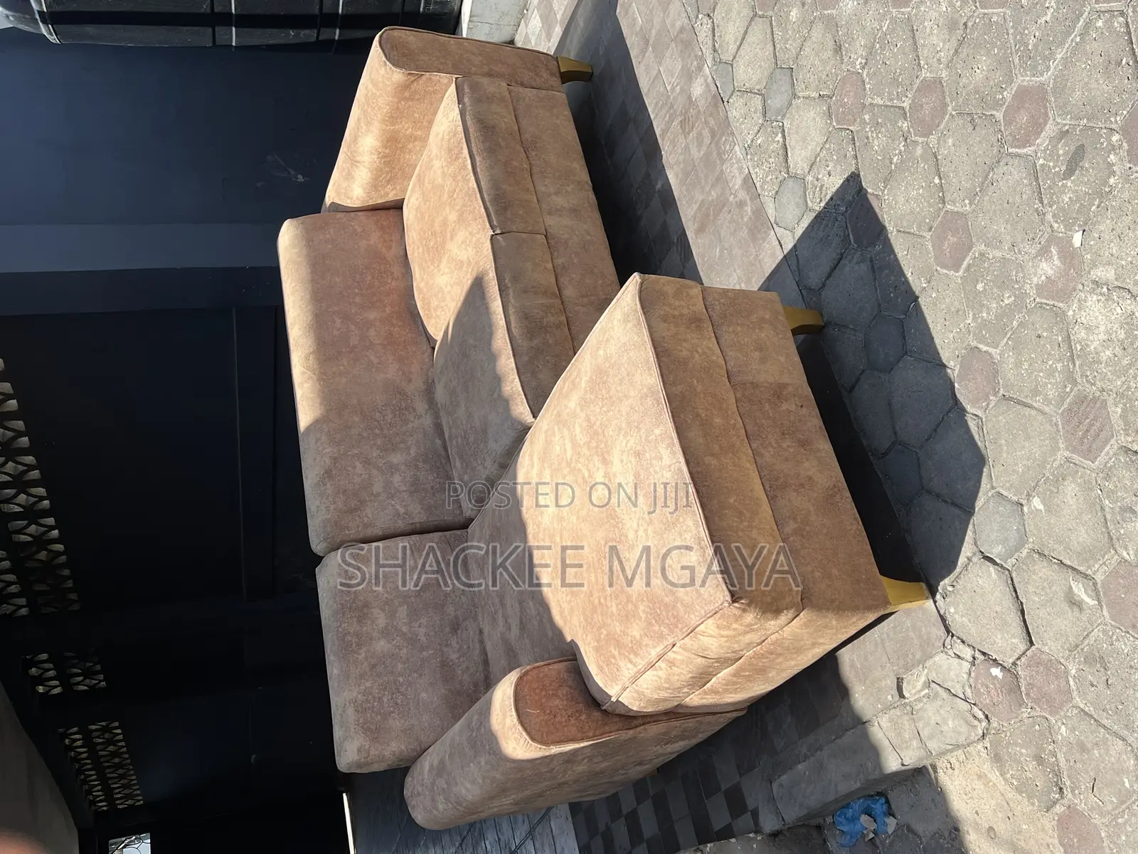 L Shape Watu 4 Used