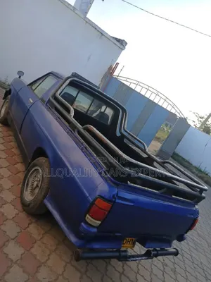 Nissan Pick-Up 2.5D 1998 Blue