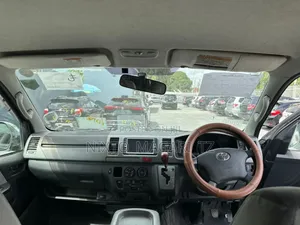 Toyota HiAce 2008 Black