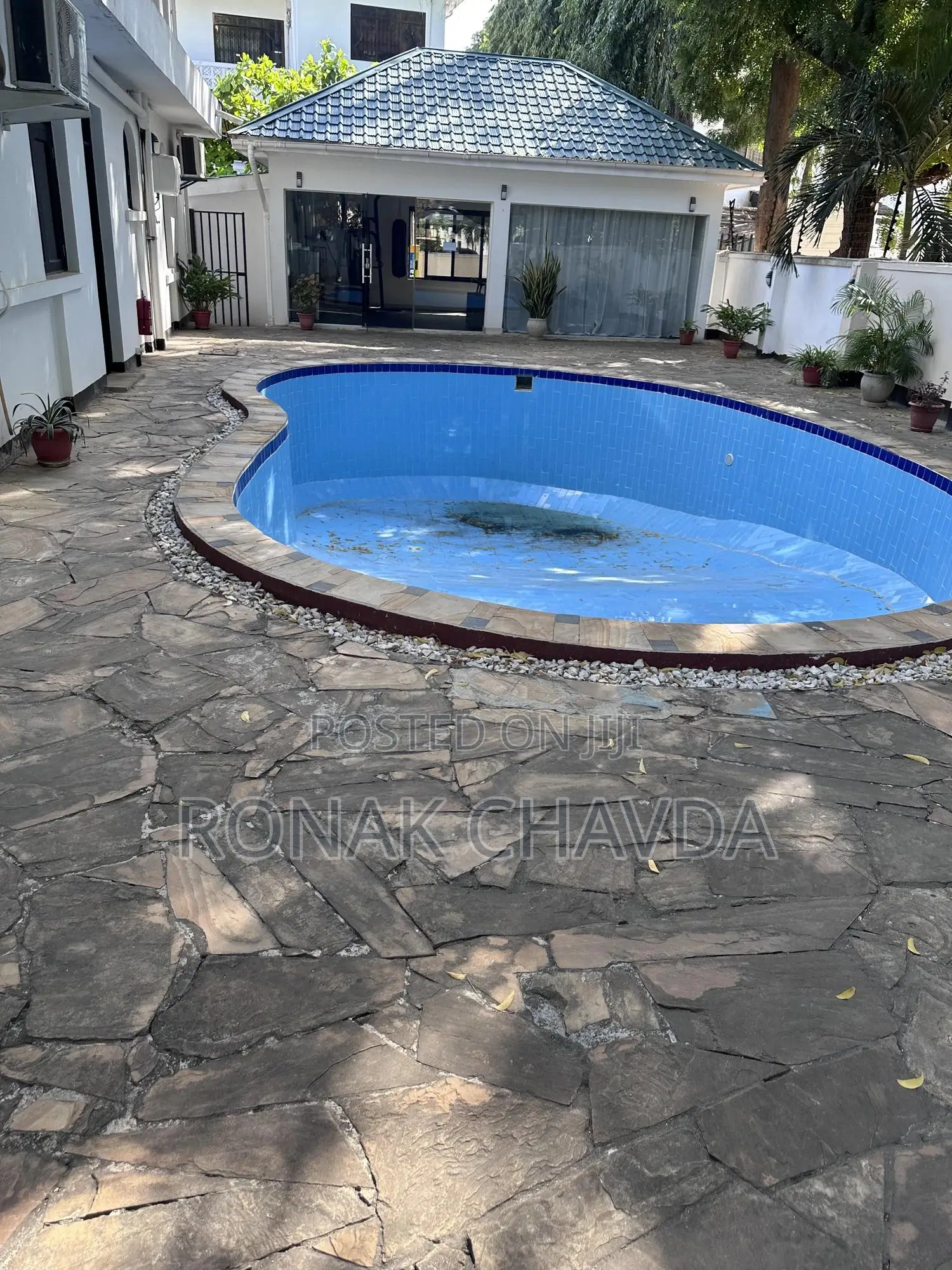 8bdrm Bungalow in Masaki for sale