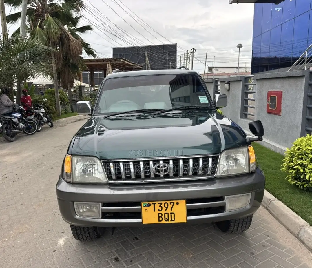 Toyota Land Cruiser Prado 2000 Green