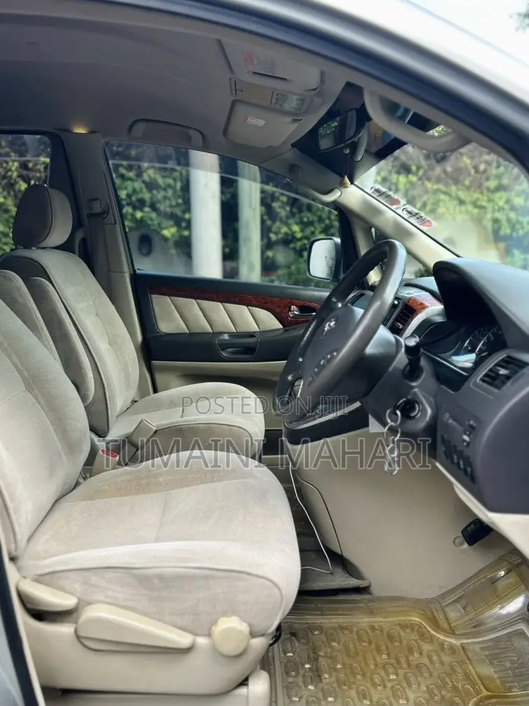 Toyota Alphard 2004 Silver