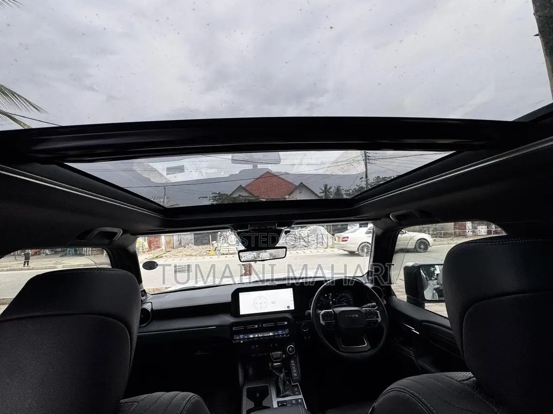 Toyota Land Cruiser 2025 White
