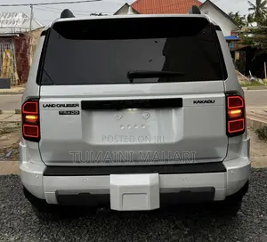 Toyota Land Cruiser 2025 White