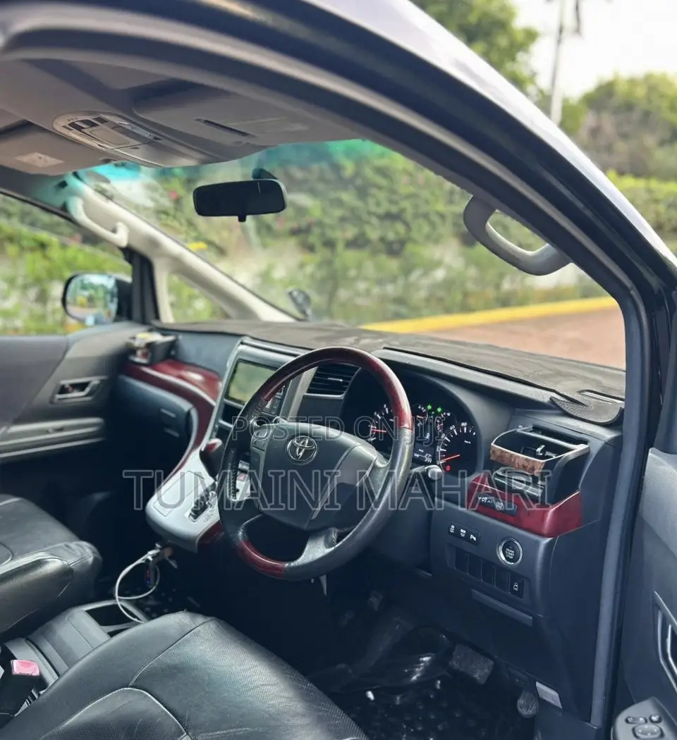 Toyota Vellfire 2010 Black