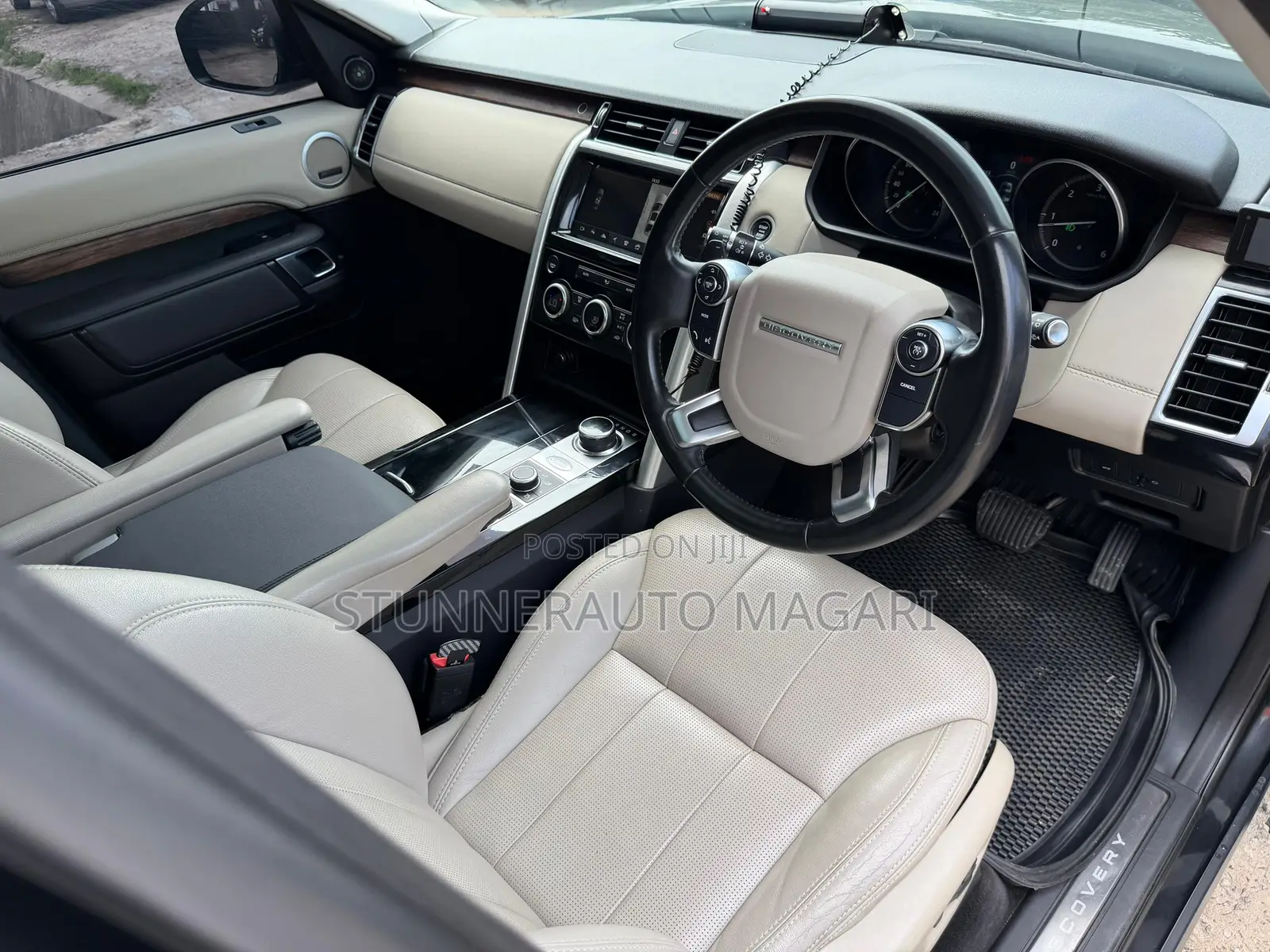 Land Rover Discovery Sport 2018 Black