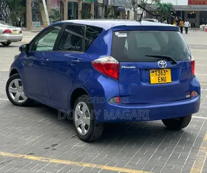 Toyota Ractis 1.3 FWD 2012 Blue
