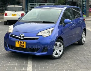 Toyota Ractis 1.3 FWD 2012 Blue