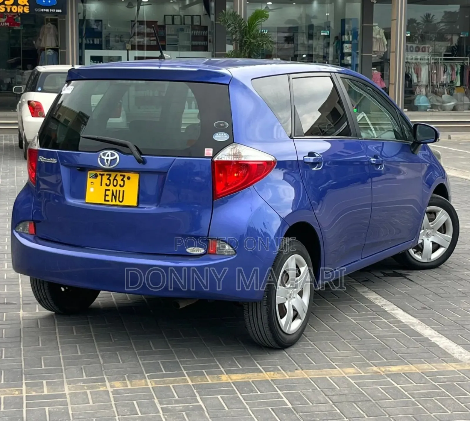 Toyota Ractis 1.3 FWD 2012 Blue