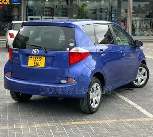 Toyota Ractis 1.3 FWD 2012 Blue