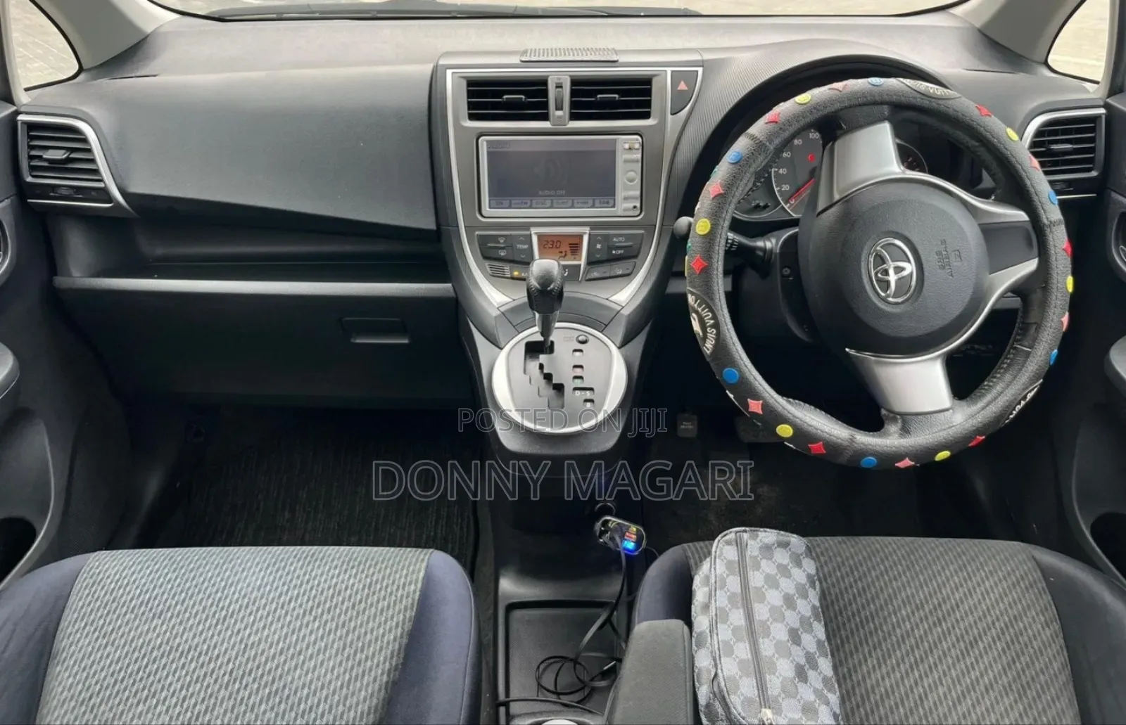 Toyota Ractis 1.3 FWD 2012 Blue