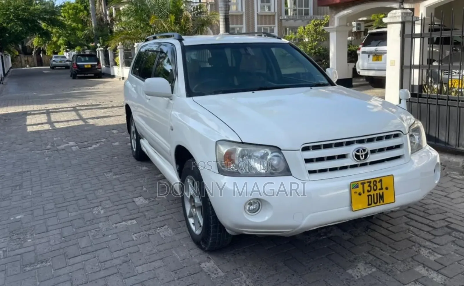 Toyota Kluger 2004 White